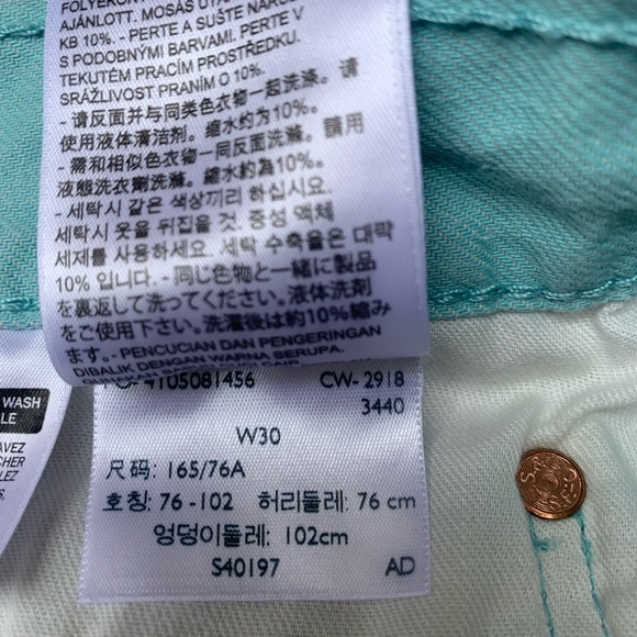 Levi’s Mint Denim Cuffed Shorts NWOT - Picture 10 of 10